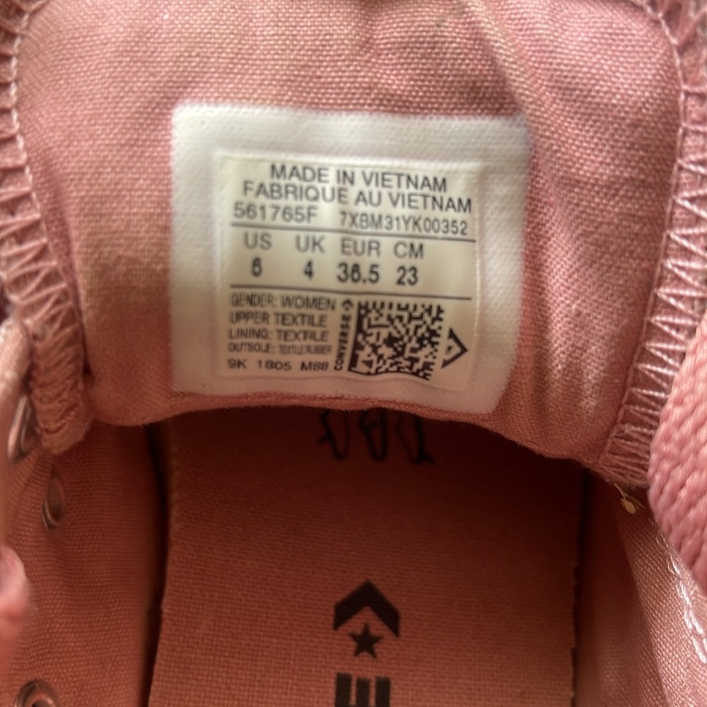 Chuck Taylor’s All Star Low Top Pink Converse Sneakers - Picture 5 of 5